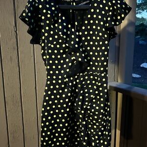 NWT Guess women’s Guess black polka dot dress size XS
